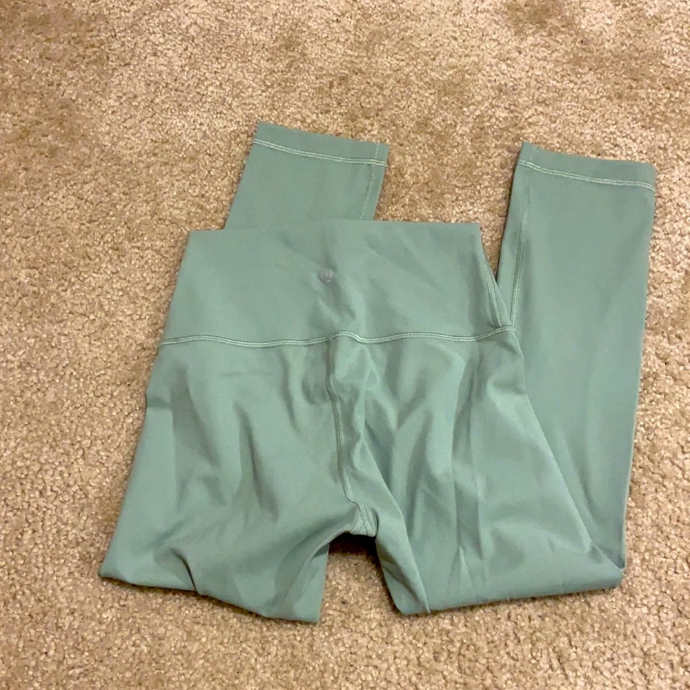 Lululemon cropped leggings